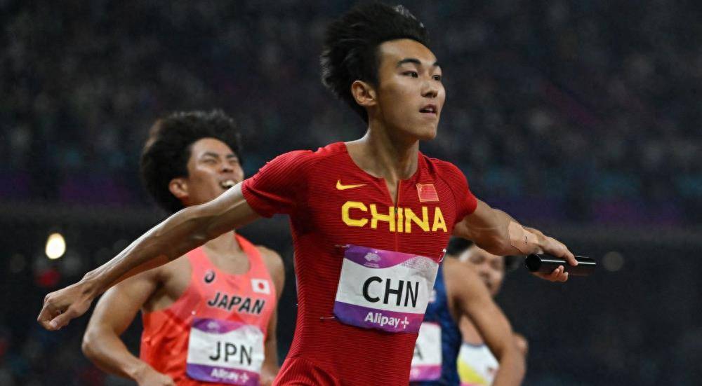 开云中国娱乐 -关于JackeyLove重返赛场,出色发挥首场状态出色,拜仁观众沸腾!的信息