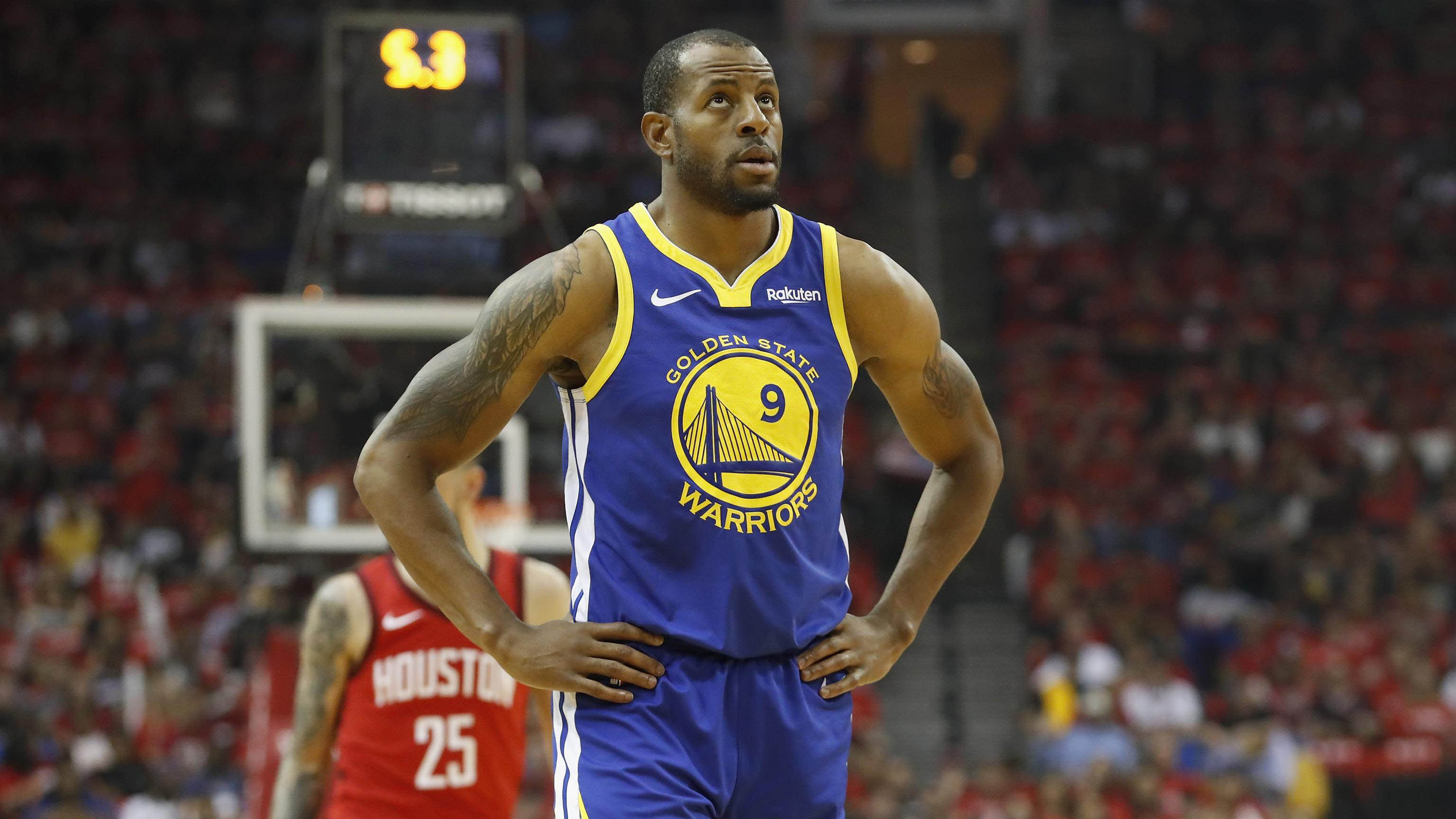 包含斯图加特训练开放日，国际比赛日遗憾出局引欢呼，全明星赛在即，训练强度明显提升的词条