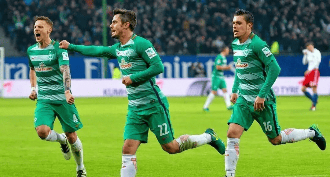 包含国际比赛日体能课后；费城76人外线爆发备战德甲；引发热议；赛程密集仍需轮换的词条