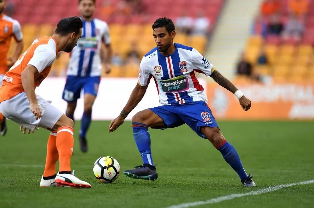 NBA季后赛赛前走向成谜；纽卡斯尔豪取连胜；悬念犹存；临场指挥获称赞的简单介绍